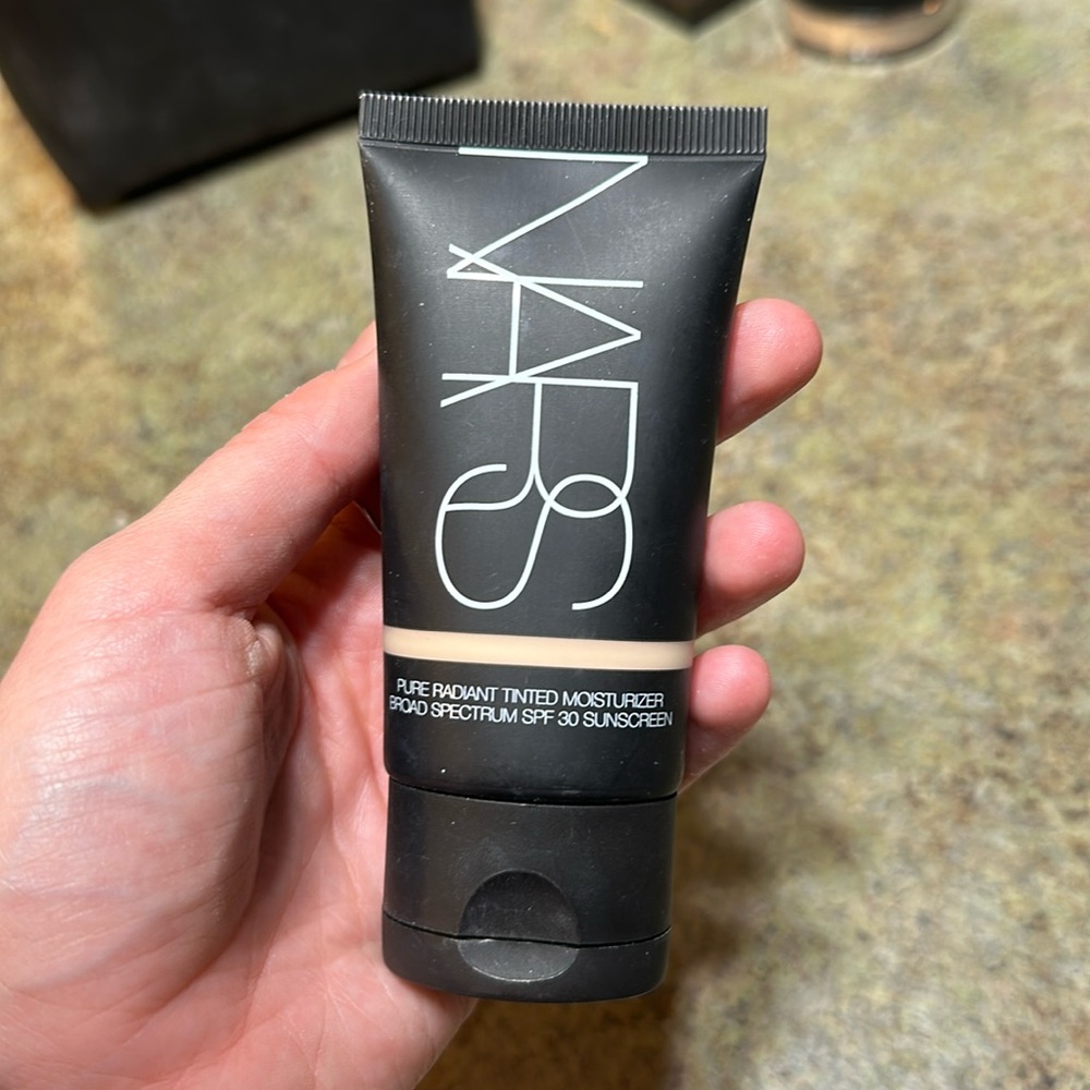 NARS pure radiant tinted moisturizer